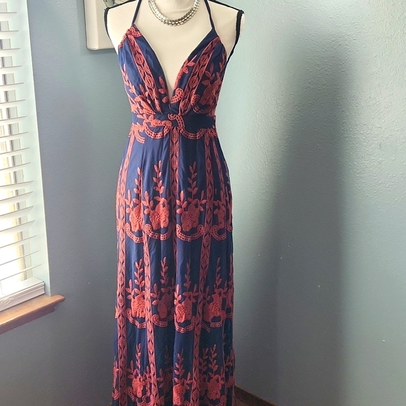 Baevely Dresses & Skirts - BarVely Lace Empire Waist Embroidered Maxi Dress
